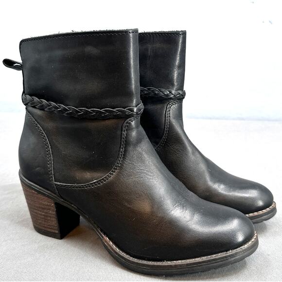 Valencia Black Leather Ankle Boots Womens 7-7.5 Western Biker Booties Side Zip - Picture 3 of 16